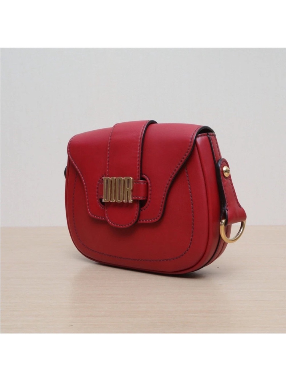 Christian Dior D-Fence Saddle
Bag Leather logo RETAIL 4,500 - Picture 3 of 15